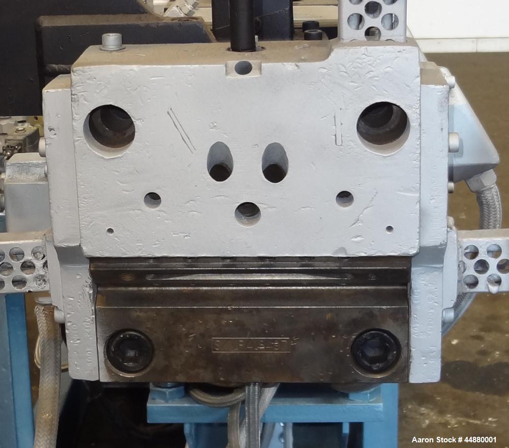 Used Werner & Pfleiderer 40mm Twin Screw Extruder, Type ZSK40F-32.5E. Approximate 40 to 1 L/D ratio. Co-Rotating intermeshing side by side screw design. 10 Barrel sections, with (1) feed section, (1)...