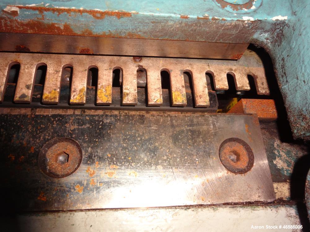 Used 72" Wide In-Line Shear. Driven by a approximate 5hp motor(no tag). Includes controls. Mounted on carbon steel frame.