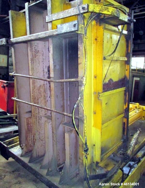 Used Big Brown Machine Bale Cutter, Model 40HP-72/50/96