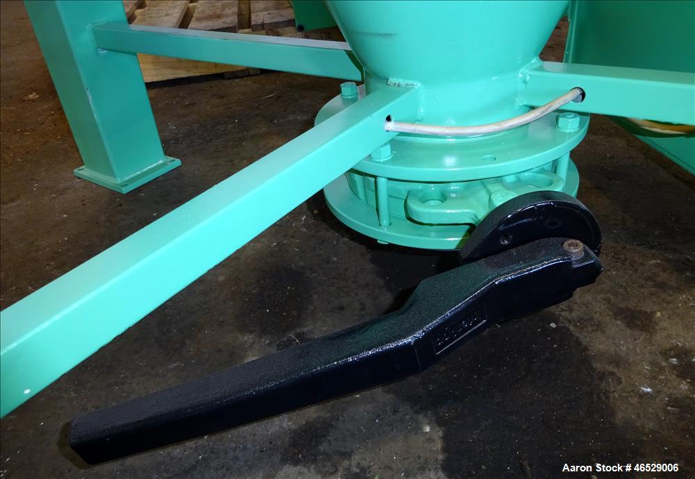 Used Caccia Vertical Screw Mixing Hopper, Model CXA1001A, 1000 Liter Capacity