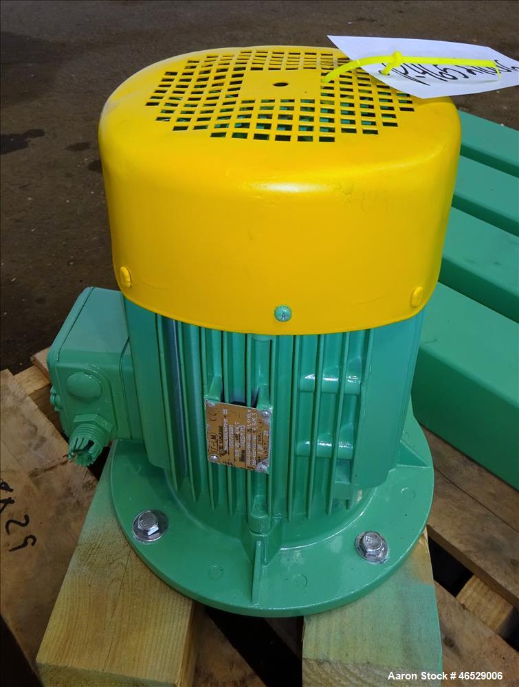 Used Caccia Vertical Screw Mixing Hopper, Model CXA1001A, 1000 Liter Capacity