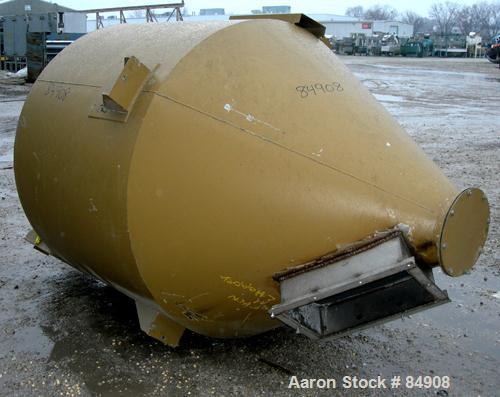 USED: Royal vertical screw mixer, approx 2000 liter capacity, carbon steel. Approx 60" diameter x 44" straight side x 48" coned bottom. Approx 6" diameter vertical screw, driven by a 3 kw, 3/60/575 v...