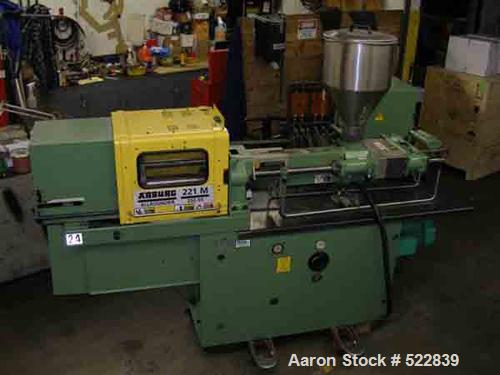 USED: Arburg model 221M-55-250, 28 ton, 1 oz shot capacity. Mfg 1997. Toggle clamp having 7.87" stroke, tie bar spacing 8.7" x 8.7", 13.46" x 9.84" daylight max/min. 7.28 hp. Unit equipped with Multi...