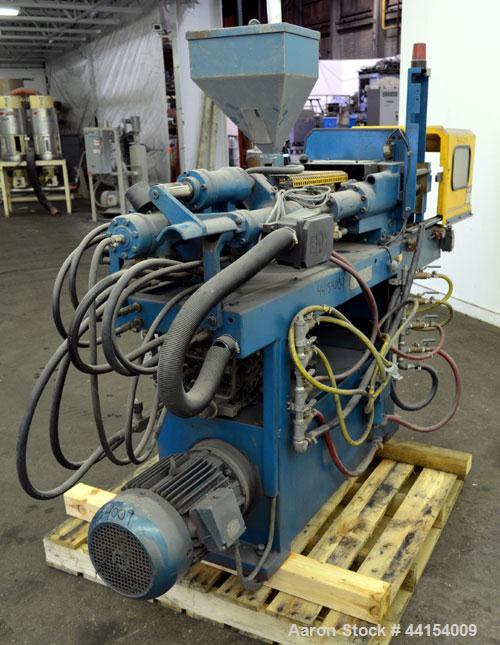 Used Boy Machines 22 S Dipronic Horizontal Injection Molder, 22 Tons, Model 220-52. Approximate 1.12 oz. shot size. Maximum platen daylight 15.75", maximum opening stoke (adjustable) 7.87", minimum m...