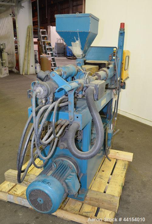Used Boy Machines 22 S Dipronic Horizontal Injection Molder, 22 Tons, Model 220-52. Approximate 1.12 oz. shot size. Maximum platen daylight 15.75", maximum opening stoke (adjustable) 7.87", minimum m...