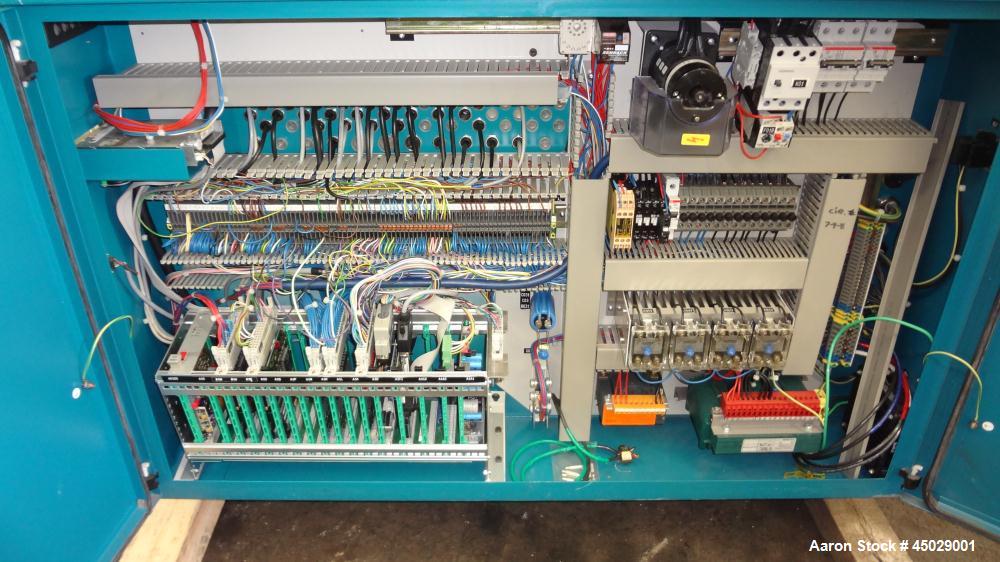 Used Boy Machines 25 M Horizontal Injection Molder, 25 Tons, Model 25 M. Maximum injection volume 2.43 oz, maximum opening stroke 200mm, maximum distance between 40mm diameter tie bars 254mm x 254mm,...