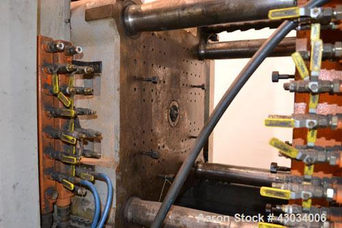 Used Cincinnati Milacron 400Ton Hydraulic Horizontal Injection Mold Machine, Model MH-400-41. Approximate 41 ounce shot size. 2.750" Diameter screw size, 20 to 1 U.D. ratio. Approximate 5" diameter t...