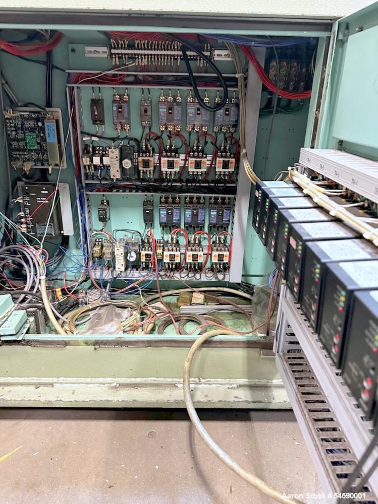 Used 1996 Nissei DC200-25ASE 220-Ton Two-Shot Injection Molding Machine with Yushin Servo Robot