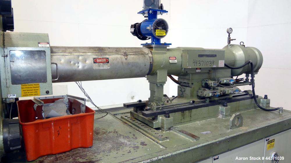 Used Nissei Hydraulic Injection Mold Machine, Approximate 286 Ton, Model FS260S71ASE. Hydraulic Clamp, Shot Size 29.8 Oz., Screw Size 71mm ("C"), Tie Bar Spacing 24" x 24", Platen Size 35-1/2" x 35-1...