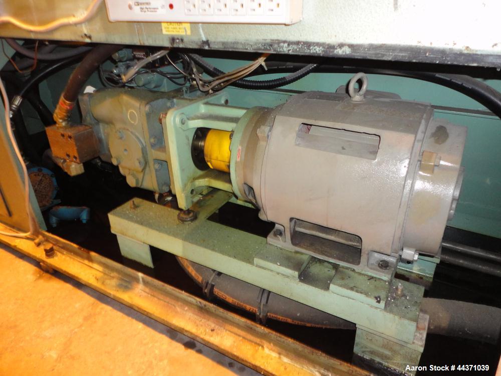 Used Nissei Hydraulic Injection Mold Machine, Approximate 286 Ton, Model FS260S71ASE. Hydraulic Clamp, Shot Size 29.8 Oz., Screw Size 71mm ("C"), Tie Bar Spacing 24" x 24", Platen Size 35-1/2" x 35-1...
