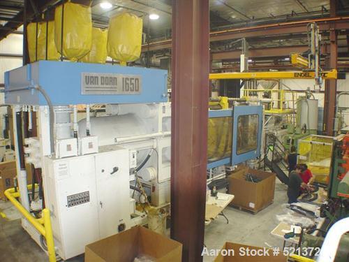 USED: Van Dorn injection molding machine, model 1650-260. 1650 ton,260 oz shot capacity. Unit platen size is 65" x 65". Pathfinder 5000controls. Options include core pull, moving platen supports, inc...