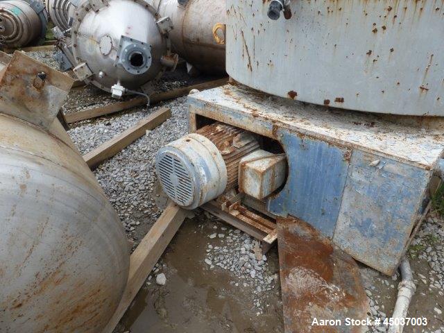 Used Henschel Vertical Cooler, 2200 Liter, Model KM2200B.
