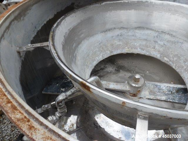 Used Henschel Vertical Cooler, 2200 Liter, Model KM2200B.