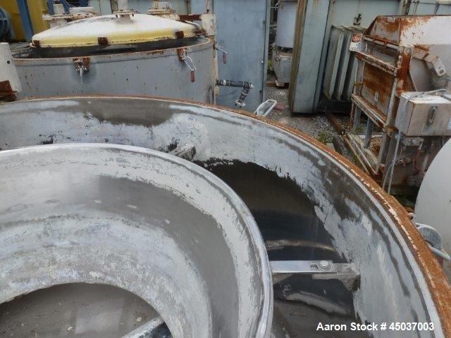 Used Henschel Vertical Cooler, 2200 Liter, Model KM2200B.