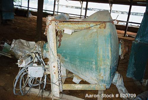 USED: Littleford 1200 liter mixer with 2400 Littleford cooler. Mixermodel LCC-1200 has 200 hp motor. Cooler is model LCC-2400 with Falkgearbox model 1070FR. Comes with 14 spare blades (new/old), 200 ...