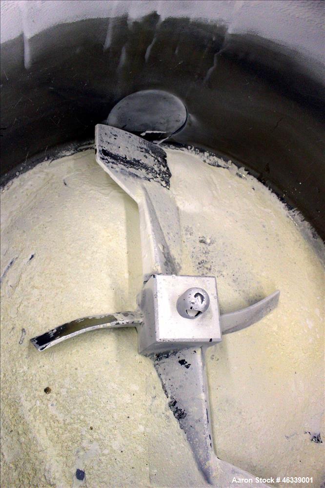 Used Henschel HU Series Medium Intensity Mixer, Model HU-500, 304 Stainless Steel. 500 Liter (17.5 cubic feet) total capacity, 400 liter (14 cubic feet) working, batch size 200 kilograms (440 pounds)...