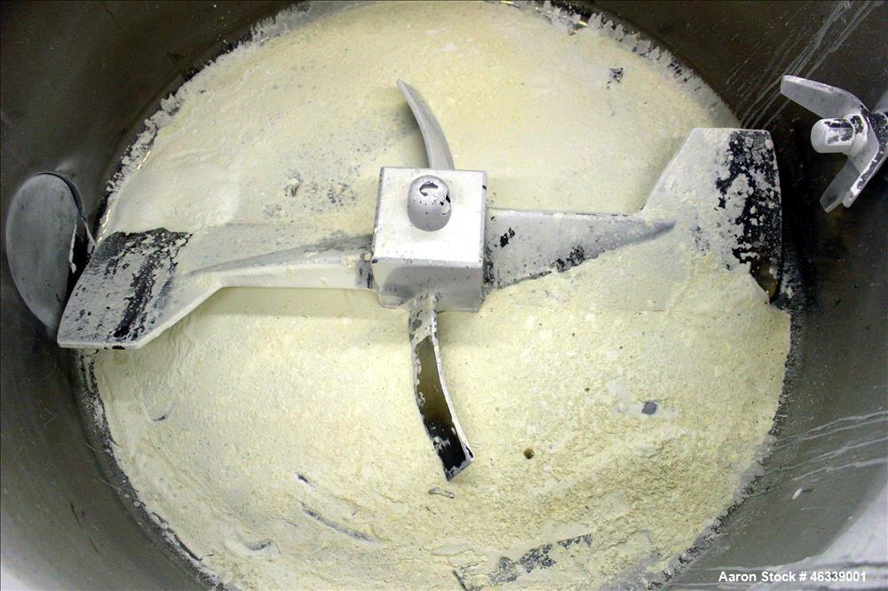 Used Henschel HU Series Medium Intensity Mixer, Model HU-500, 304 Stainless Steel. 500 Liter (17.5 cubic feet) total capacity, 400 liter (14 cubic feet) working, batch size 200 kilograms (440 pounds)...
