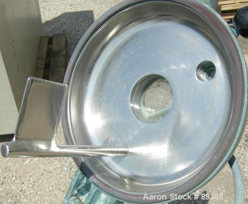 Used: Papenmeier lab size high intensity mixer, type TGHK20, 20 liter (.7 cubic feet), 316 stainless steel. Carbon steel jacketed bowl 10 1/2'' diameter x 14'' deep. Hinged top cover with baffle, (2)...