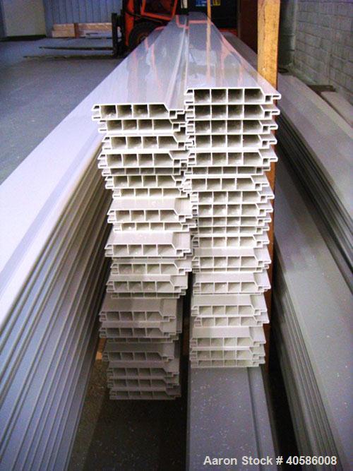 Used Friul Filiere Omega 60 S-Line Extrusion Line consisting of: (1) Omega 60 single screw extruder, 2.36" (60 mm) screw, L/D 25. (1) Automatic pellet feeding unit. (1) Extrusion tool for panel profi...