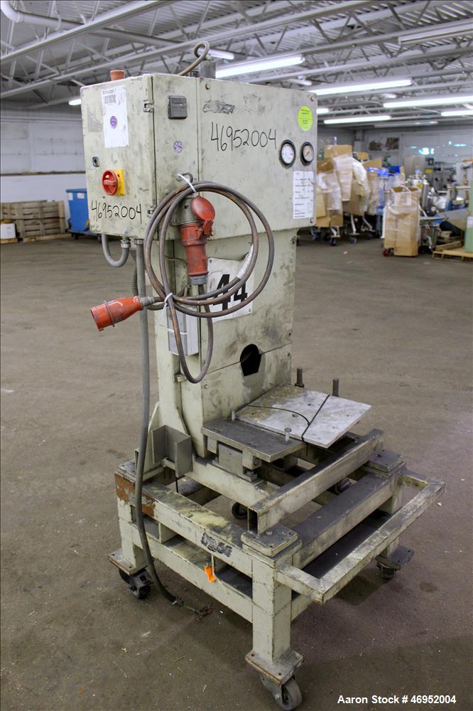 Used Scheer Pelletizer, Model SGS 100-E. 100mm (3.93") Wide x 200mm (7.87") diameter (32) fixed blade rotor. (1) Metal, (1) rubber pull rolls. Requires an approximate 2.2kw (2.94hp) motor. Approximat...