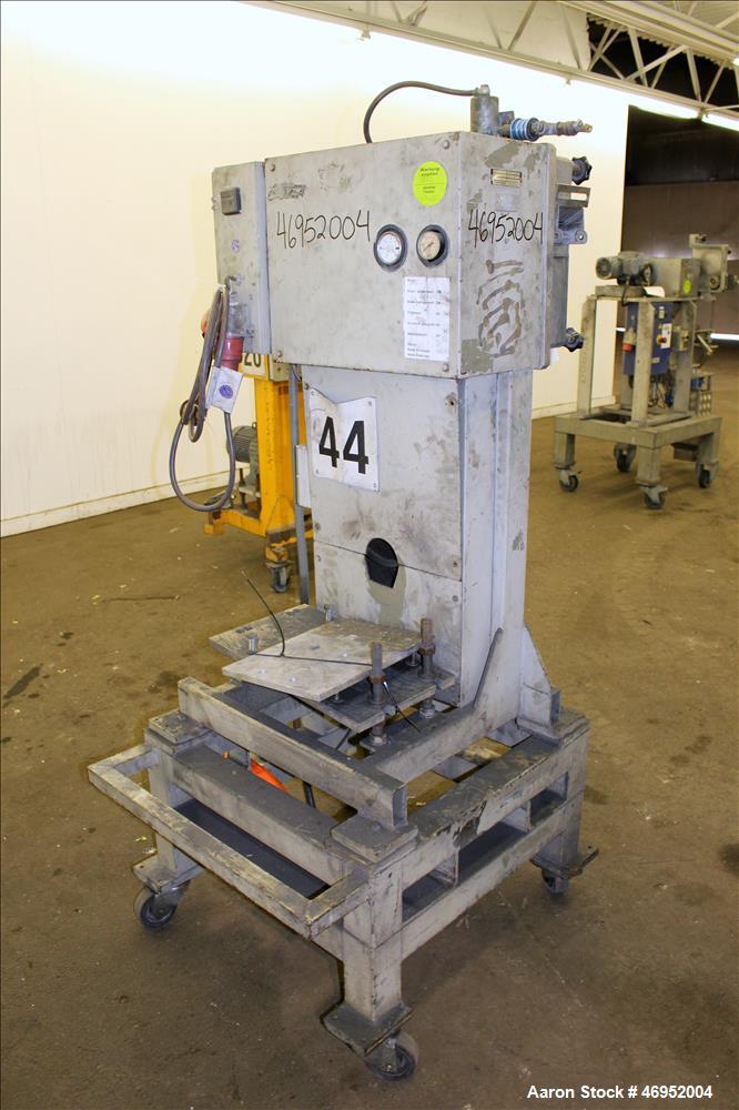 Used Scheer Pelletizer, Model SGS 100-E. 100mm (3.93") Wide x 200mm (7.87") diameter (32) fixed blade rotor. (1) Metal, (1) rubber pull rolls. Requires an approximate 2.2kw (2.94hp) motor. Approximat...