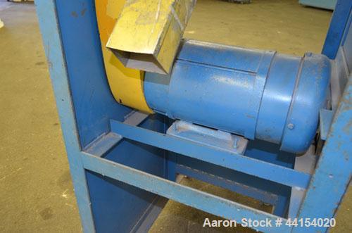 Used Wayne Pelletizer. Approximate 4" wide x 6" diameter (12) bolt on blade rotor. (1) Rubber, (1) metal pull rolls. Driven by an approximate 5hp motor. Includes a Focus 2 DC drive. Mounted on a fram...