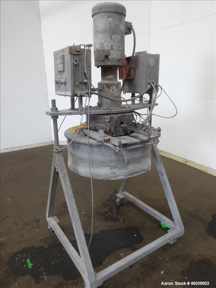 Used Beringer Underwater Pelletizer system consisting of: (1) Pelletizing head, no blades, driven by a 7.5hp, 3/60/208-230/460 volt, 1725 rpm motor, mounted on a stand. (1) Carter Day 304 stainless s...