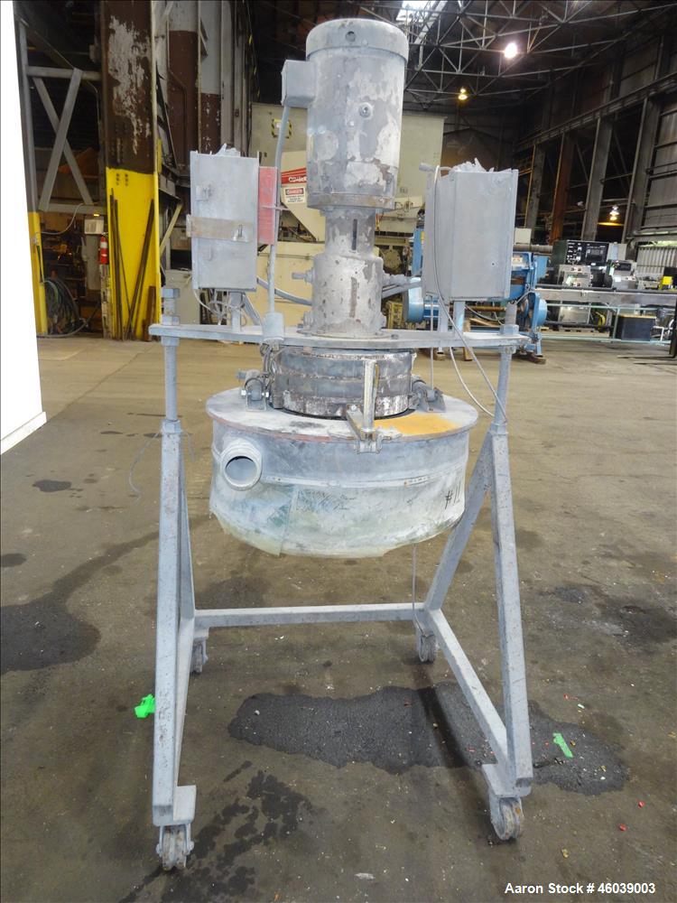 Used Beringer Underwater Pelletizer system consisting of: (1) Pelletizing head, no blades, driven by a 7.5hp, 3/60/208-230/460 volt, 1725 rpm motor, mounted on a stand. (1) Carter Day 304 stainless s...