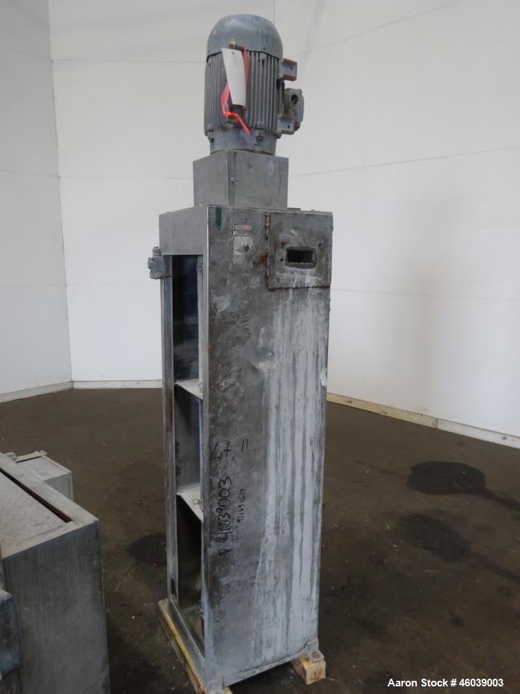 Used Beringer Underwater Pelletizer system consisting of: (1) Pelletizing head, no blades, driven by a 7.5hp, 3/60/208-230/460 volt, 1725 rpm motor, mounted on a stand. (1) Carter Day 304 stainless s...
