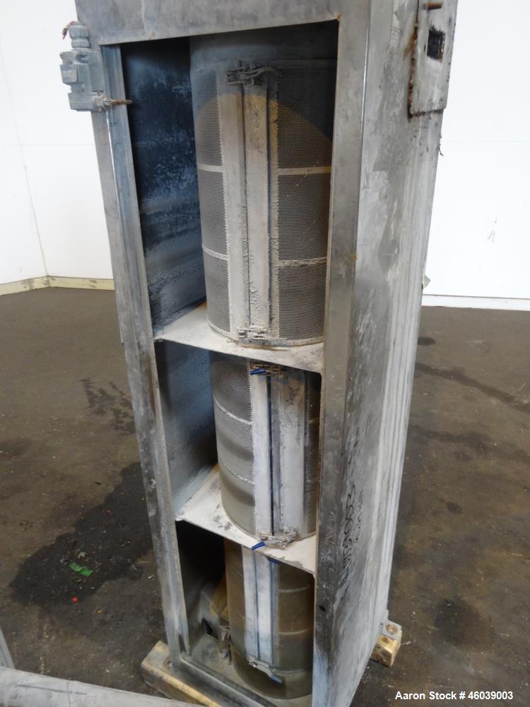 Used Beringer Underwater Pelletizer system consisting of: (1) Pelletizing head, no blades, driven by a 7.5hp, 3/60/208-230/460 volt, 1725 rpm motor, mounted on a stand. (1) Carter Day 304 stainless s...
