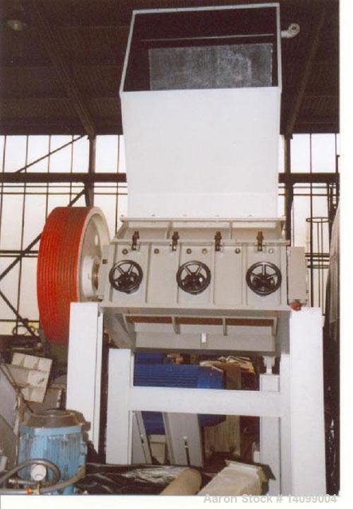 Used Sorema PE/PP Recycling Line, built 1996, comprised of (1) Sorema feeding shaft with guillotine shear, capacity 3300 lbs/h (1500 kg/h), 40+2 hp/30+1.5 kW drive. (1) Sorema conveyor belt with mech...