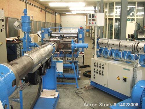 Used Battenfeld Co-Extrusion Sheet Line, capacity PP 260 kg/h, PS 290 kg/h, overhauled in 2010. Comprised of (1) Battenfeld 1-75-30B single screw extruder, screw diameter 2.95 (75 mm), L/D 30, 6 heat...
