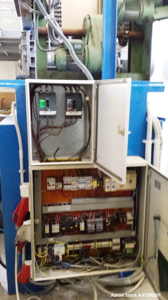Used Untha Four Shaft Shredder, Model RS40. 2 x 15kw. Cutting chamber 750 x 700. Extra pushing fuction, pusher is connected via a PLC. Mfg. 1995.