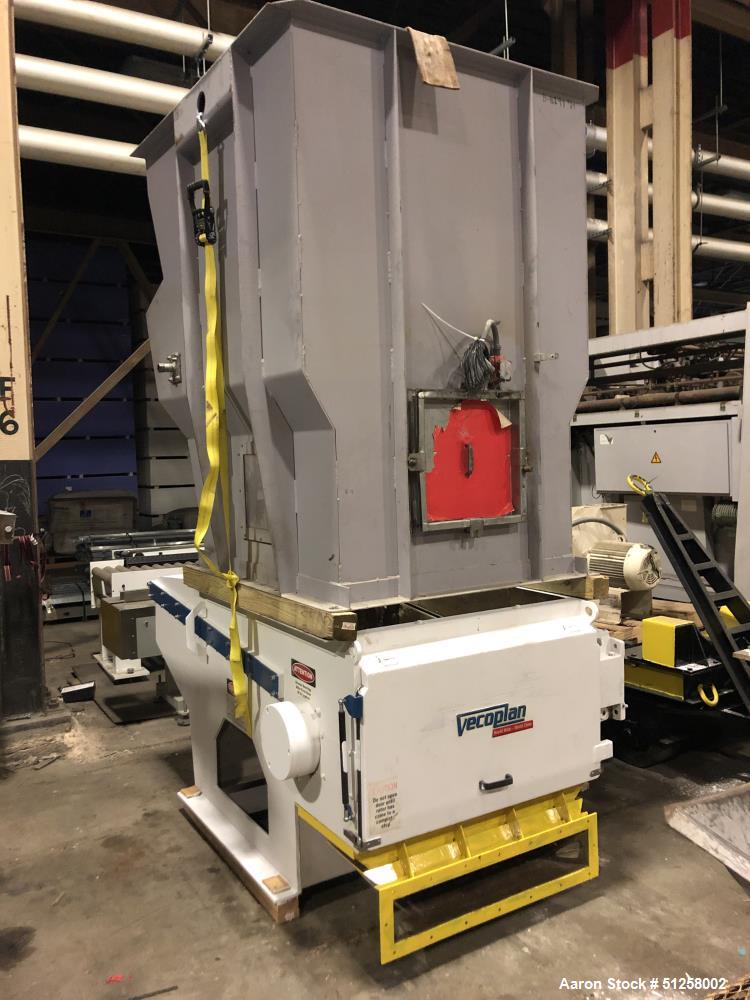 Used Vecoplan Single Shaft Shredder with Conveyor