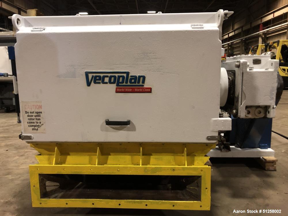 Used Vecoplan Single Shaft Shredder with Conveyor