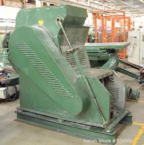 USED: Dreher grinder, type S60/65, driven by a 50 hp (37 kW) motor.Rotor diameter 23.6" (600 mm), rotor length 25.6" (650 mm), 7 rotorknives, 2 stator knives. Feeding chamber 17" x 27.5" (430 x 700 m...