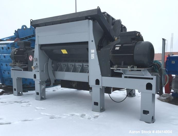 Used Lindner Granulator Model KOMET 2200, Carbon Steel. Approximate 83.2" x 79.2" (2135 mm x 2030 mm) Input feed hopper opening. 31.2" (800 mm) diameter x 82.5” (2115 mm) st. side rotor with 60 rotor...