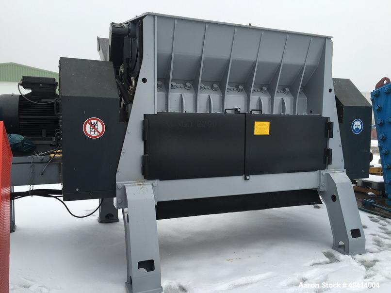 Used Lindner Granulator Model KOMET 2200, Carbon Steel. Approximate 83.2" x 79.2" (2135 mm x 2030 mm) Input feed hopper opening. 31.2" (800 mm) diameter x 82.5” (2115 mm) st. side rotor with 60 rotor...