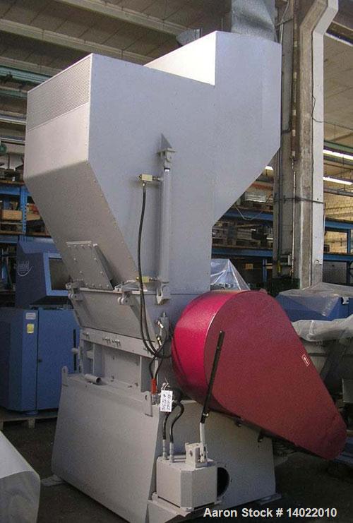 Used Mazza Granulator Model 1000 MAX.  Feed opening 500 x 1000 mm.  Rotor width 1000 mm.  Rotor diameter 500 mm.  Stator knives 2 x 2.  Rotor knives 3 x 2.  55 kW drive.