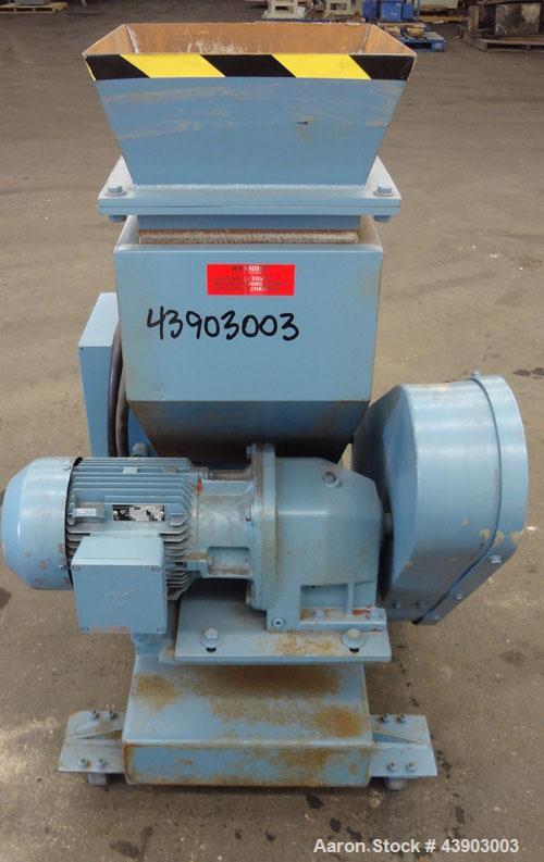 Used Nelmore Granulator, Model LP-810LS. Approximately 8” X 10” feed throat, 3 bolt-on blade closed rotor. Bolt- on pelican style feed hopper. Driven by a 3 hp, 3/60/230/460 volt, 1750 rpm gear motor...