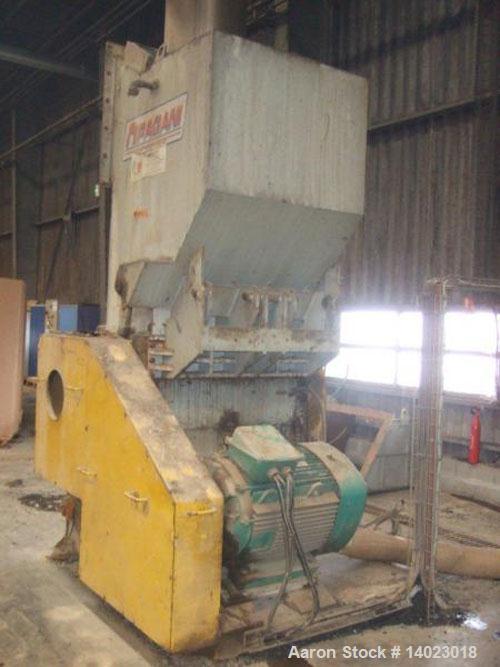 Used Pagani 55120 FA Granulator.  Opening dimensions 47" x 26" (1200 x 660 mm).  Motor 147 hp (110 kW).  (3) Rotor knives.  (2) Stator knives.  (1) Control panel.  50 Hz.