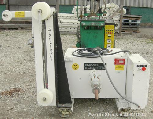 Used Davis Electric 18" Payoff, model MPO-18. Includes dancer and foot pedal jog. 17" shaft length. Driven by an approximate 1/4 hp motor.