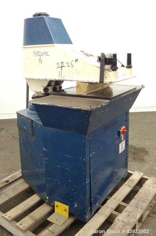Used United Shoe Machinery Swing Head Hydraulic Die Cutting Clicker Press, Approximately 25 Tons, Model DVSM-1. Bottom platen 20-1/4" front to back, 20-1/2" left to right. Top platen 17-7/8" front to...
