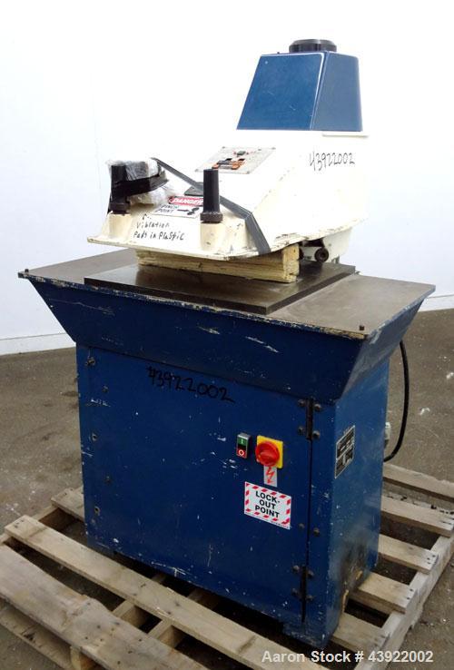 Used United Shoe Machinery Swing Head Hydraulic Die Cutting Clicker Press, Approximately 25 Tons, Model DVSM-1. Bottom platen 20-1/4" front to back, 20-1/2" left to right. Top platen 17-7/8" front to...