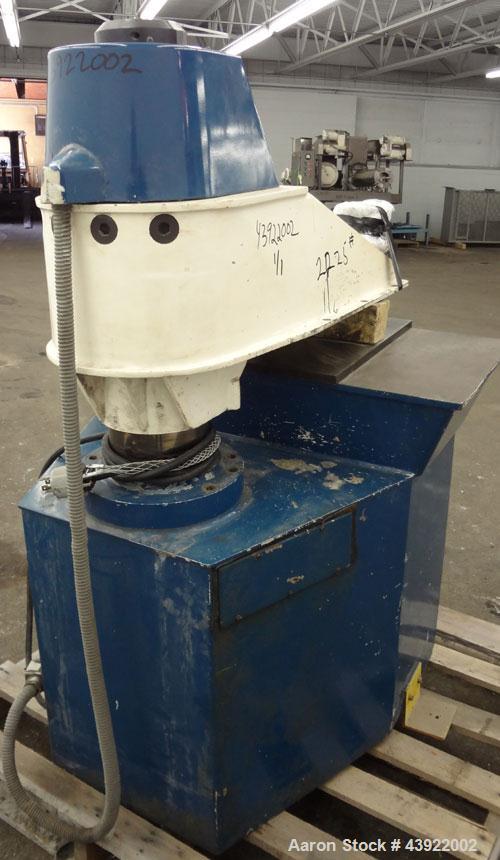 Used United Shoe Machinery Swing Head Hydraulic Die Cutting Clicker Press, Approximately 25 Tons, Model DVSM-1. Bottom platen 20-1/4" front to back, 20-1/2" left to right. Top platen 17-7/8" front to...
