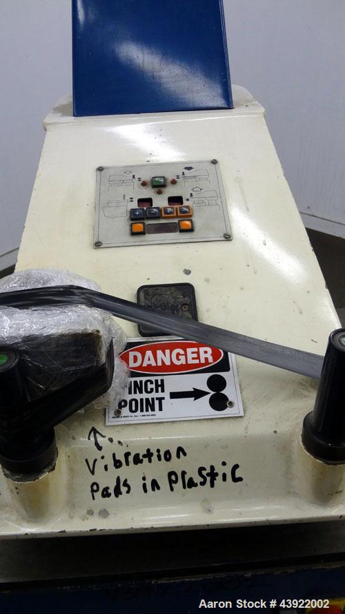 Used United Shoe Machinery Swing Head Hydraulic Die Cutting Clicker Press, Approximately 25 Tons, Model DVSM-1. Bottom platen 20-1/4" front to back, 20-1/2" left to right. Top platen 17-7/8" front to...