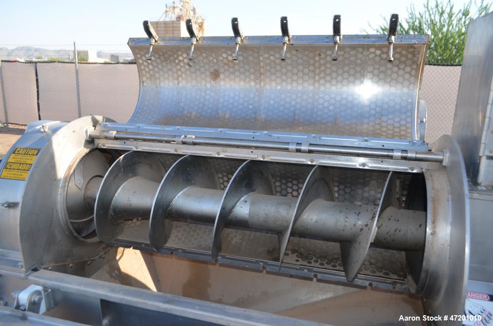 Used Brown International Extractor Finisher De-Watering Separator, Model 2503, Stainless Steel. Input capacity up to 200 gallons per minute depending on product. Approximate 12" diameter x 38" long s...
