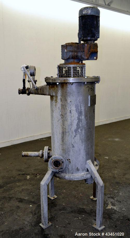 Used Hammerum Tullebolle Screw Press, 135 Liter (35.6 Gallon), 304 Stainless Steel Housing approximate 18" diameter x 36" straight side. Flat bolt on top and bottom. Internal rated 4 bar (58 psi) at ...