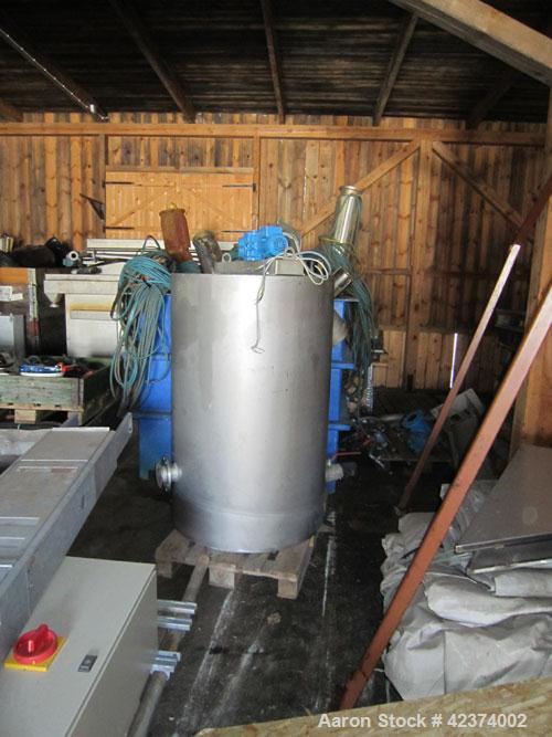 Used Huber Rotamat RoS 2-3 Screw Dewatering Press for removal of wastewater solids. 1236 - 1942 cubic feet/hour (35 - 55 m3/h) capacity, single screw with screw size 68.9"/27.6" (1750/700 mm), 2.8 m2...