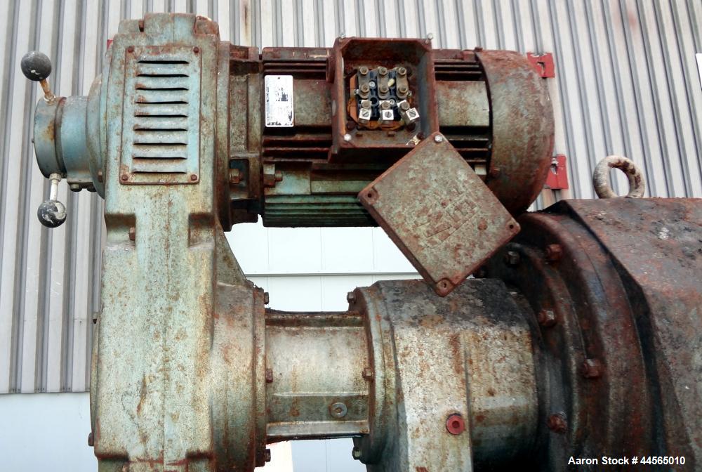 Used Vincent Horizontal Screw Press, Model VP16K2, 304 Stainless Steel. Approximate 16" diameter x 8" long screw, approximate capacity based on 55 pounds a cubic foot is 30,000 pounds an hour. Perfor...
